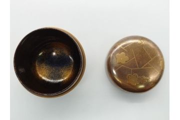 蒔絵師　西條一斉　高蒔絵　梨地　氷梅　中棗(茶道具、茶入、漆器、木製、共箱付き)(R-062467)