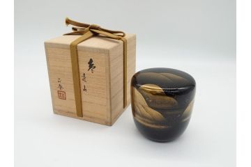 輪島塗　正春作　蒔絵　遠山　美しく気品の高い棗(茶道具、茶入、茶筒、木製、共箱付き)(R-062468)