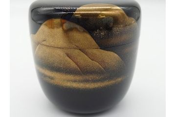 輪島塗　正春作　蒔絵　遠山　美しく気品の高い棗(茶道具、茶入、茶筒、木製、共箱付き)(R-062468)