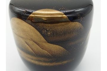 輪島塗　正春作　蒔絵　遠山　美しく気品の高い棗(茶道具、茶入、茶筒、木製、共箱付き)(R-062468)