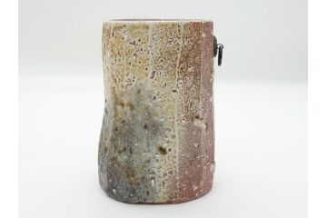 壺中窯　保庭楽入　信楽焼　旅枕　素朴で土の質感が感じられる花入(茶陶しがらき、花瓶、花器、共箱付き)(R-062469)