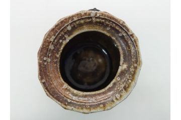壺中窯　保庭楽入　信楽焼　旅枕　素朴で土の質感が感じられる花入(茶陶しがらき、花瓶、花器、共箱付き)(R-062469)