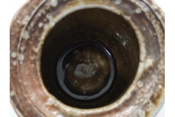 壺中窯　保庭楽入　信楽焼　旅枕　素朴で土の質感が感じられる花入(茶陶しがらき、花瓶、花器、共箱付き)(R-062469)