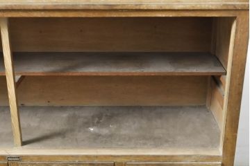 昭和レトロ　懐かしい雰囲気が魅力の収納棚(戸棚、キャビネット、リビングボード、食器棚、引き出し)(R-062474)