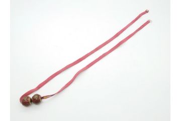 和製アンティーク　昭和初期　丸玉　草花模様　彩りを加えてアクセントになる帯留め(帯締め、飾り紐、着物道具、和装小物、アクセサリー)(R-062490)