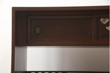 和製アンティーク　明治大正期　螺鈿(ラデン)　漆塗り　味わい深い朱塗りの色合いが上質な和の空間を演出する飾り棚(茶棚、茶箪笥、収納棚、戸棚、サイドキャビネット、サイドボード)(R-062499)