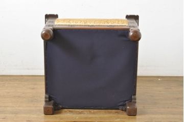 和製ビンテージ　彫刻家　山根八春(やまねやつはる、はっしゅん)　レリーフ入り　クラシカルな佇まいが魅力的な1人掛けソファ(1P、一人掛けソファ、サロンチェア、椅子、イス、ヴィンテージ)(R-062501)