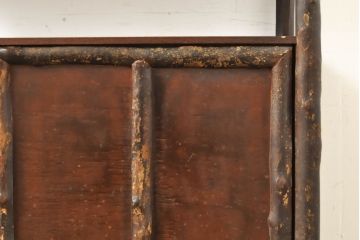 和製アンティーク　明治大正期　侘び寂び(わびさび)が感じられる古びた風合いが魅力的!!珍しいデザインの飾り棚(茶棚、水屋棚、置き水屋、茶水屋、サイドボード、収納棚、戸棚)(R-062503)