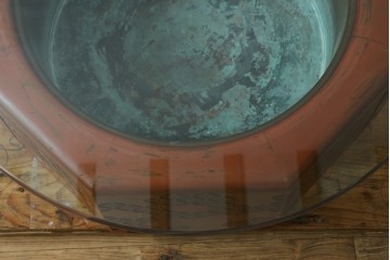 彫刻家　山根八春(やまねやつはる、はっしゅん)　八角　七宝繋と花があしらわれた火鉢テーブル　(R-062505)