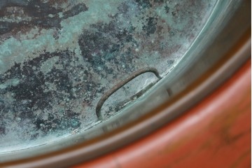 彫刻家　山根八春(やまねやつはる、はっしゅん)　八角　七宝繋と花があしらわれた火鉢テーブル　(R-062505)