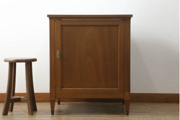 中古　DREXEL HERITAGE(ドレクセルヘリテイジ)　希少!!ホテルライクな部屋作りにおすすめな小型冷蔵庫入れ(サイドテーブル、ナイトテーブル、収納棚、戸棚、サイドキャビネット)(R-062506)