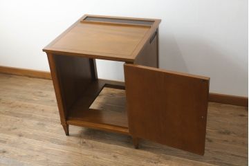 中古　DREXEL HERITAGE(ドレクセルヘリテイジ)　希少!!ホテルライクな部屋作りにおすすめな小型冷蔵庫入れ(サイドテーブル、ナイトテーブル、収納棚、戸棚、サイドキャビネット)(R-062506)