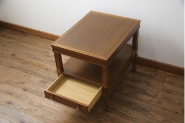 中古　DREXEL HERITAGE(ドレクセルヘリテイジ)　Triune(トライユン)シリーズ　すっきりした佇まいのエンドテーブル(サイドテーブル、ナイトテーブル、飾り台)(定価約21万円)(R-062509)