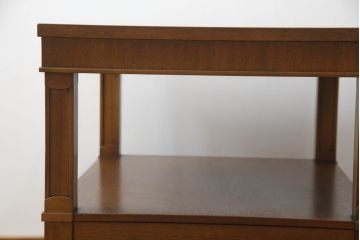 中古　DREXEL HERITAGE(ドレクセルヘリテイジ)　Triune(トライユン)シリーズ　すっきりした佇まいのエンドテーブル(サイドテーブル、ナイトテーブル、飾り台)(定価約21万円)(R-062509)
