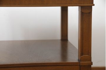 中古　DREXEL HERITAGE(ドレクセルヘリテイジ)　Triune(トライユン)シリーズ　すっきりした佇まいのエンドテーブル(サイドテーブル、ナイトテーブル、飾り台)(定価約21万円)(R-062509)