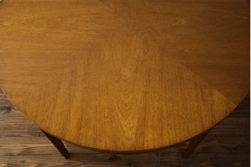 中古　美品　DREXEL HERITAGE(ドレクセルヘリテイジ)　ガラス天板付き!!洗練された佇まいが美しいラウンドテーブル(ダイニングテーブル、2人掛け、4人掛け、2P、4P)(R-062511)