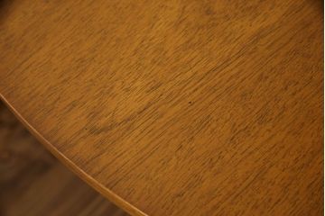中古　美品　DREXEL HERITAGE(ドレクセルヘリテイジ)　ガラス天板付き!!洗練された佇まいが美しいラウンドテーブル(ダイニングテーブル、2人掛け、4人掛け、2P、4P)(R-062511)