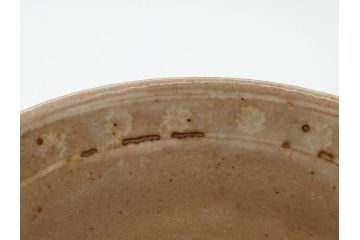 年代物　朝鮮三島　羊三十六　4寸皿　約12cm　素朴な土の風合いが感じられる茶碗(割高台、三島茶碗、柿茶碗、柿の蔕茶碗、四寸、和食器、和皿、共箱付き)(R-062531)