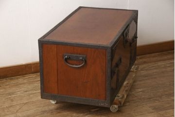 和製アンティーク　明治期　総欅(ケヤキ)材　半櫃(ハンガイ)　酒田製　重厚感ある金具が目を惹く船箪笥(衣装タンス、引き出し、ローチェスト、ローボード、時代箪笥)(R-062538)
