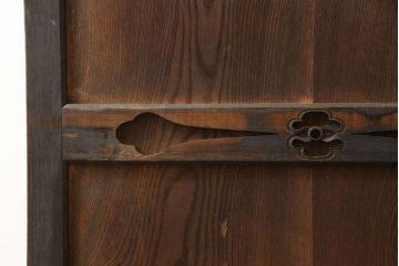 アンティーク建具　彫刻の意匠が珍しい!迫力のある亀の彫りに魅了される引き戸1枚(蔵戸、玄関戸)(R-062542)