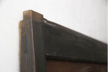 アンティーク建具　彫刻の意匠が珍しい!迫力のある亀の彫りに魅了される引き戸1枚(蔵戸、玄関戸)(R-062542)