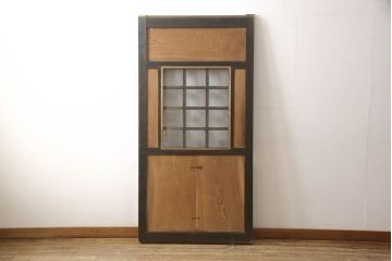 アンティーク建具　彫刻の意匠が珍しい!迫力のある亀の彫りに魅了される引き戸1枚(蔵戸、玄関戸)(R-062542)