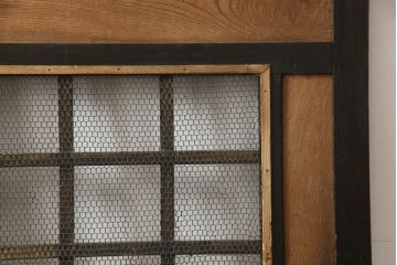 アンティーク建具　彫刻の意匠が珍しい!迫力のある亀の彫りに魅了される引き戸1枚(蔵戸、玄関戸)(R-062542)