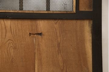 アンティーク建具　彫刻の意匠が珍しい!迫力のある亀の彫りに魅了される引き戸1枚(蔵戸、玄関戸)(R-062542)