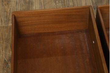 イギリスビンテージ　ERCOL(アーコール)　シンプルなデザインでお部屋に馴染みやすい3段チェスト　(R-062546)