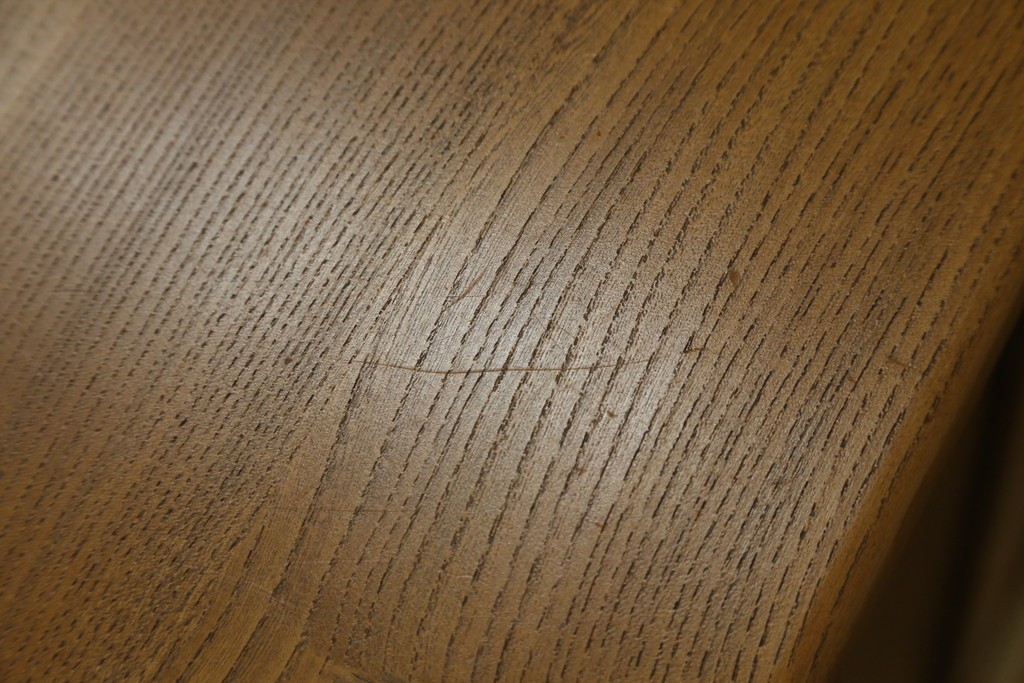 イギリスビンテージ　ERCOL(アーコール)　シンプルなデザインでお部屋に馴染みやすい3段チェスト　(R-062546)