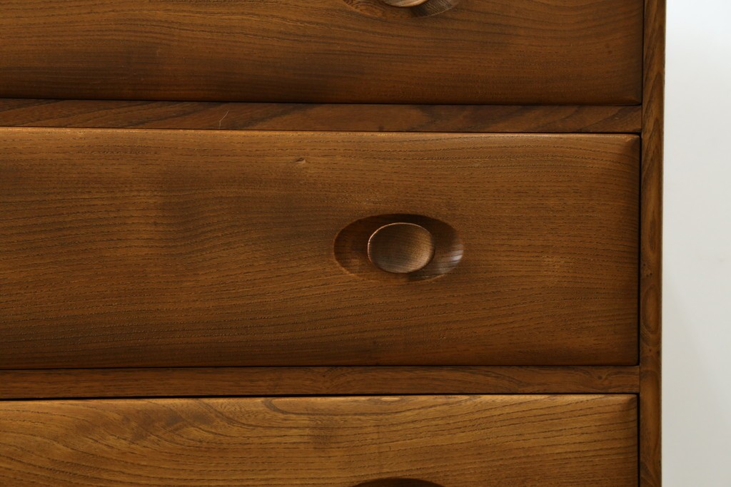 イギリスビンテージ　ERCOL(アーコール)　シンプルなデザインでお部屋に馴染みやすい3段チェスト　(R-062546)