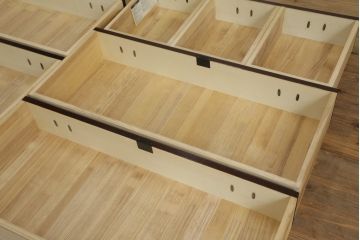 中古　欅産業　木目が美しく高級感溢れる漆塗りの仙台箪笥 (衣装箪笥、和タンス、引き出し、収納たんす、整理箪笥)(R-062547)
