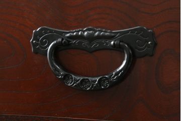 中古　欅産業　木目が美しく高級感溢れる漆塗りの仙台箪笥 (衣装箪笥、和タンス、引き出し、収納たんす、整理箪笥)(R-062547)