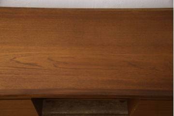 北欧ビンテージ家具　チーク材　ユニークなデザインがお洒落!!ミッドセンチュリースタイルにもおすすめな両袖デスク(ニーホールデスク、ワークデスク、在宅用、在宅ワーク用、机、引き出し、ヴィンテージ)(R-062549)