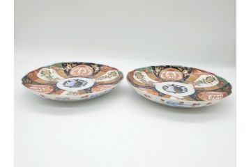 明治期　伊万里焼　錦手　金襴手　染錦　二重角富(角冨)　金彩　色絵　桃図　草花文　8.3寸皿　約25cm　煌びやかで豪華な絵付けの大皿2枚セット(深皿、和皿、和食器、八寸三分)(R-062553)