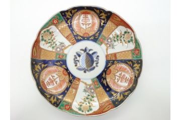 明治期　伊万里焼　錦手　金襴手　染錦　二重角富(角冨)　金彩　色絵　桃図　草花文　8.3寸皿　約25cm　煌びやかで豪華な絵付けの大皿2枚セット(深皿、和皿、和食器、八寸三分)(R-062553)