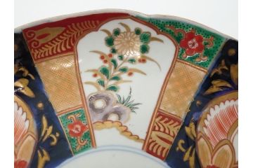 明治期　伊万里焼　錦手　金襴手　染錦　二重角富(角冨)　金彩　色絵　桃図　草花文　8.3寸皿　約25cm　煌びやかで豪華な絵付けの大皿2枚セット(深皿、和皿、和食器、八寸三分)(R-062553)