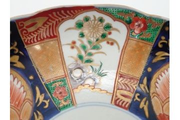 明治期　伊万里焼　錦手　金襴手　染錦　二重角富(角冨)　金彩　色絵　桃図　草花文　8.3寸皿　約25cm　煌びやかで豪華な絵付けの大皿2枚セット(深皿、和皿、和食器、八寸三分)(R-062554)