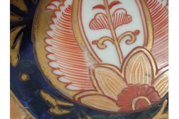 明治期　伊万里焼　錦手　金襴手　染錦　二重角富(角冨)　金彩　色絵　桃図　草花文　8.3寸皿　約25cm　煌びやかで豪華な絵付けの大皿2枚セット(深皿、和皿、和食器、八寸三分)(R-062554)