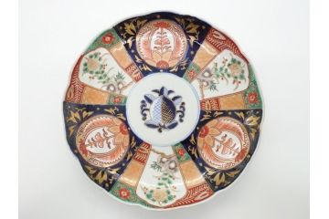 明治期　伊万里焼　錦手　金襴手　染錦　二重角富(角冨)　金彩　色絵　桃図　草花文　8.3寸皿　約25cm　煌びやかで豪華な絵付けの大皿2枚セット(深皿、和皿、和食器、八寸三分)(R-062555)