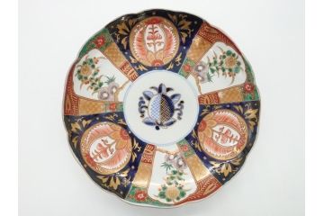明治期　伊万里焼　錦手　金襴手　染錦　二重角富(角冨)　金彩　色絵　桃図　草花文　8.3寸皿　約25cm　煌びやかで豪華な絵付けの大皿2枚セット(深皿、和皿、和食器、八寸三分)(R-062556)