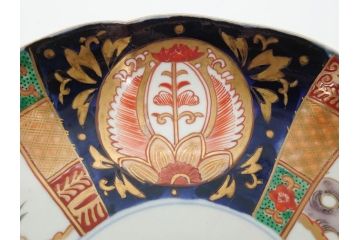 明治期　伊万里焼　錦手　金襴手　染錦　二重角富(角冨)　金彩　色絵　桃図　草花文　8.3寸皿　約25cm　煌びやかで豪華な絵付けの大皿2枚セット(深皿、和皿、和食器、八寸三分)(R-062556)