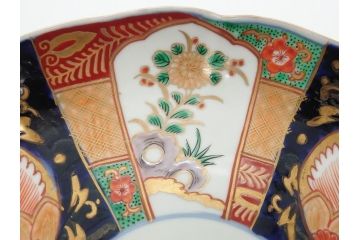 明治期　伊万里焼　錦手　金襴手　染錦　二重角富(角冨)　金彩　色絵　桃図　草花文　8.3寸皿　約25cm　煌びやかで豪華な絵付けの大皿2枚セット(深皿、和皿、和食器、八寸三分)(R-062557)