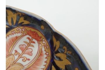 明治期　伊万里焼　錦手　金襴手　染錦　二重角富(角冨)　金彩　色絵　桃図　草花文　8.3寸皿　約25cm　煌びやかで豪華な絵付けの大皿2枚セット(深皿、和皿、和食器、八寸三分)(R-062557)