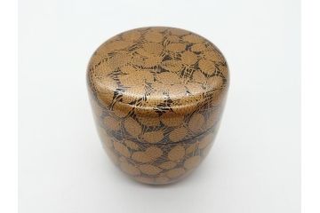 時代物　明治期　松葉　蒔絵　木製　棗(共箱付き、金地、松の実、茶器、茶道具、漆器、漆工芸)(R-062568)