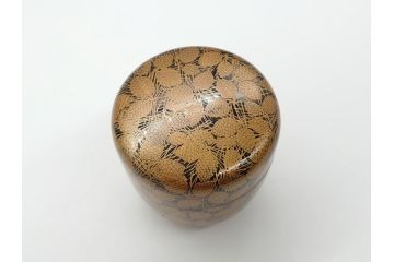 時代物　明治期　松葉　蒔絵　木製　棗(共箱付き、金地、松の実、茶器、茶道具、漆器、漆工芸)(R-062568)