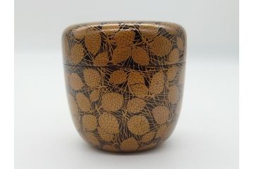 時代物　明治期　松葉　蒔絵　木製　棗(共箱付き、金地、松の実、茶器、茶道具、漆器、漆工芸)(R-062568)