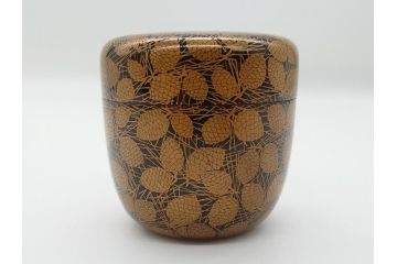 時代物　明治期　松葉　蒔絵　木製　棗(共箱付き、金地、松の実、茶器、茶道具、漆器、漆工芸)(R-062568)
