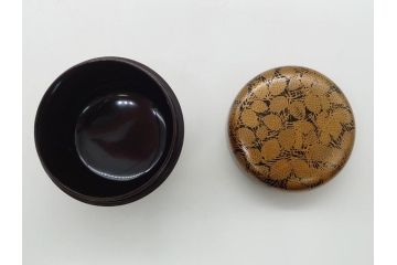 時代物　明治期　松葉　蒔絵　木製　棗(共箱付き、金地、松の実、茶器、茶道具、漆器、漆工芸)(R-062568)
