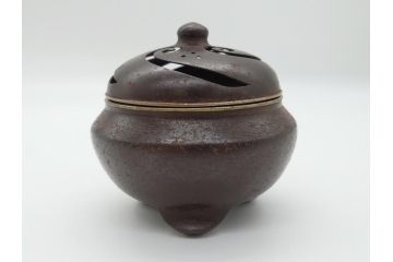 希少　金寿堂　名人　雨宮宗造　龍毛彫り　鐡香炉　鉄製(共箱付き、香爐、三つ脚)(R-062569)